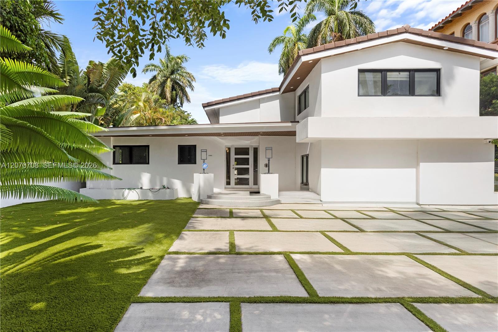 2388 Prairie Ave