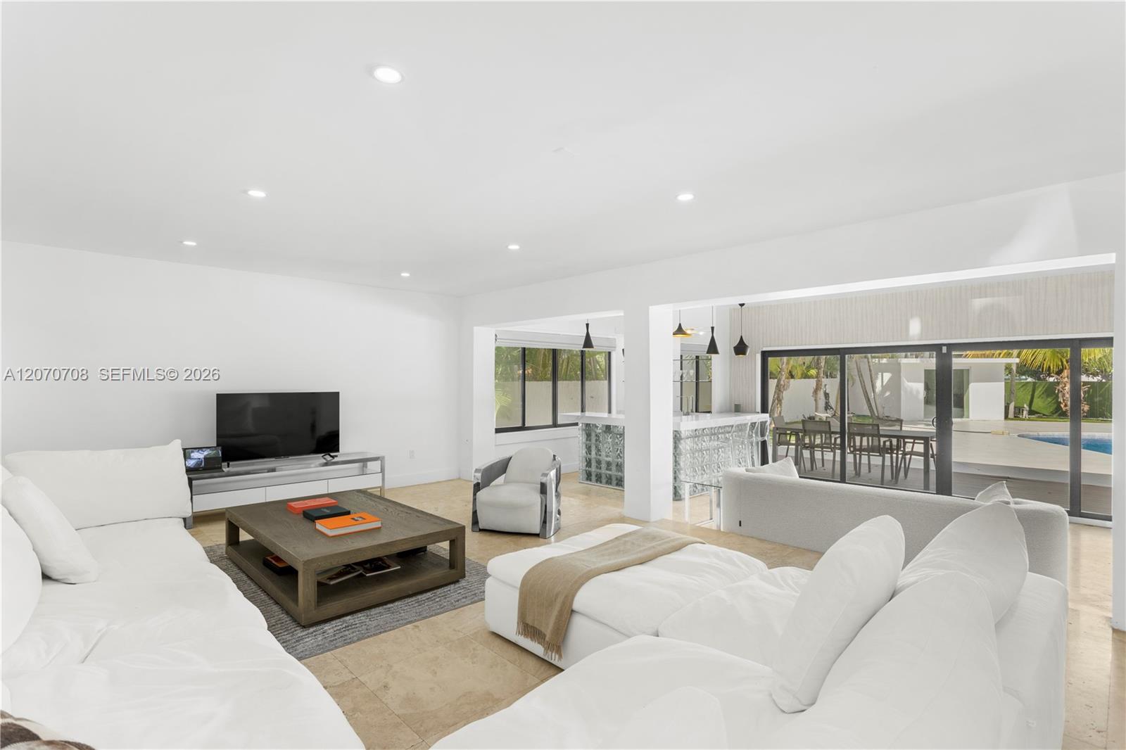2388 Prairie Ave