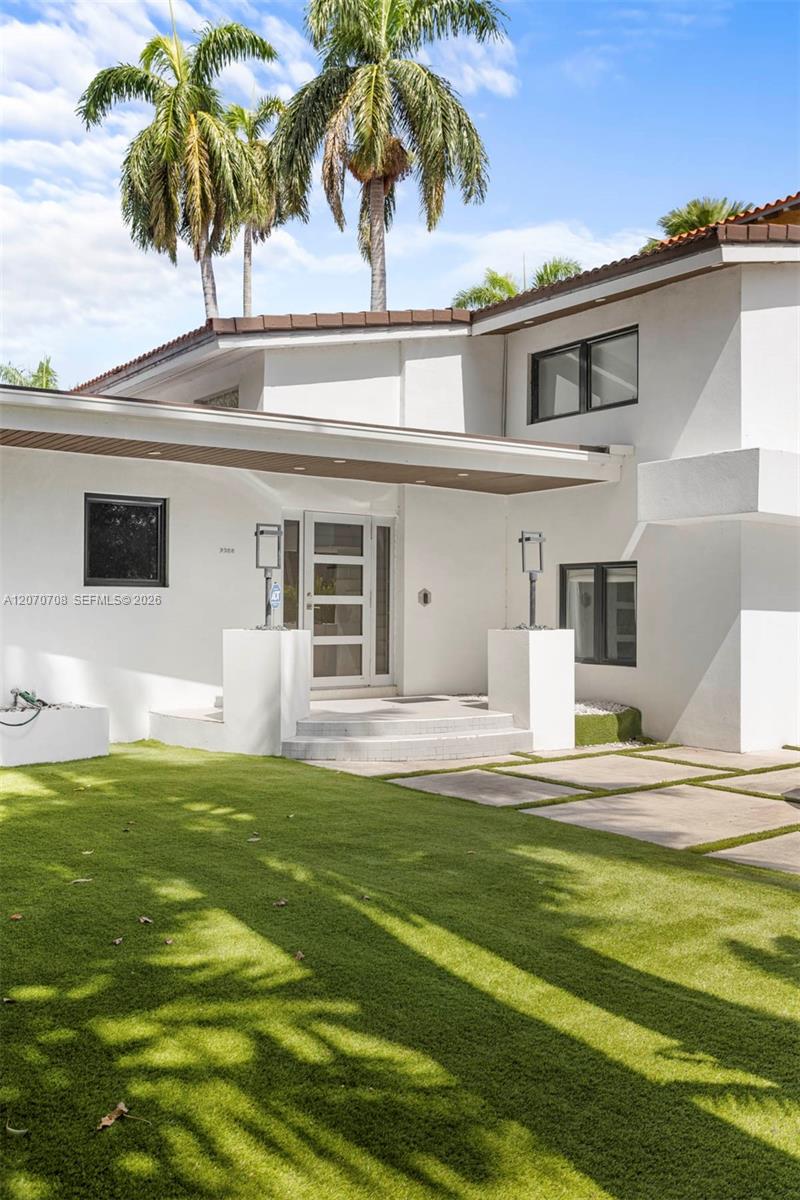 2388 Prairie Ave