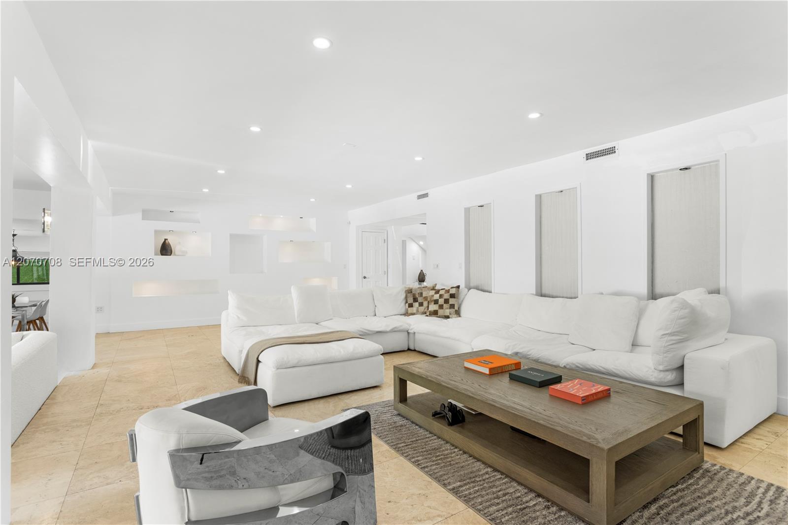 2388 Prairie Ave