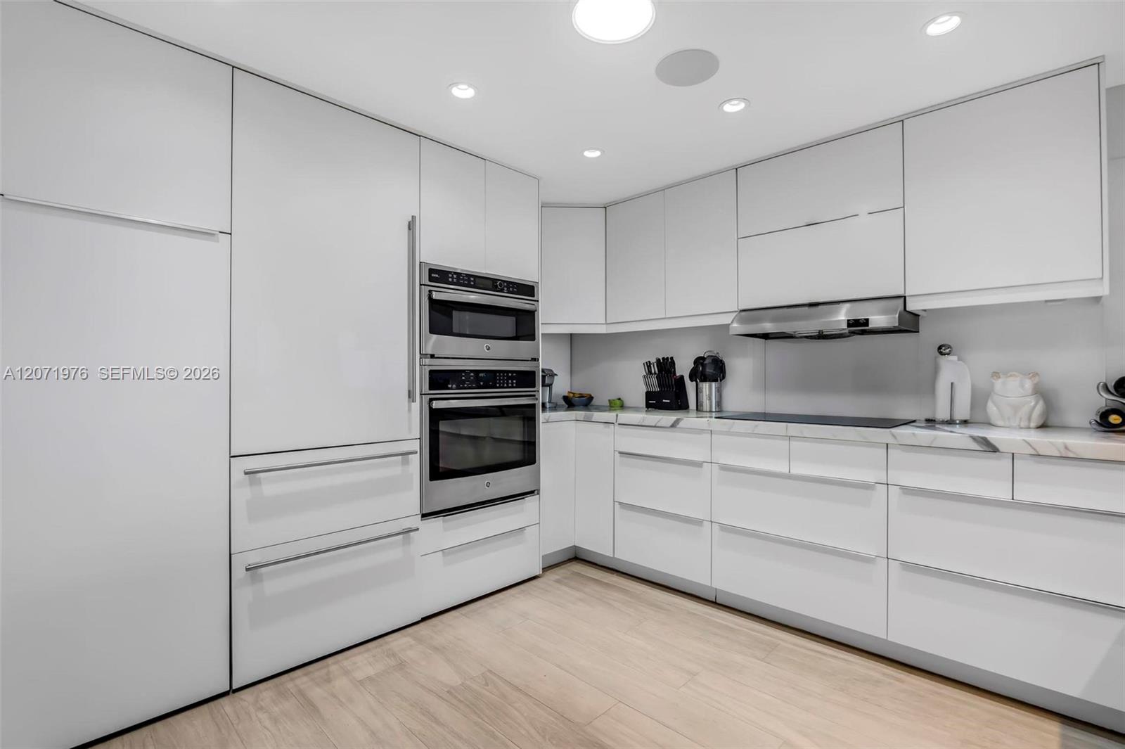 5600 Collins Ave # 11S