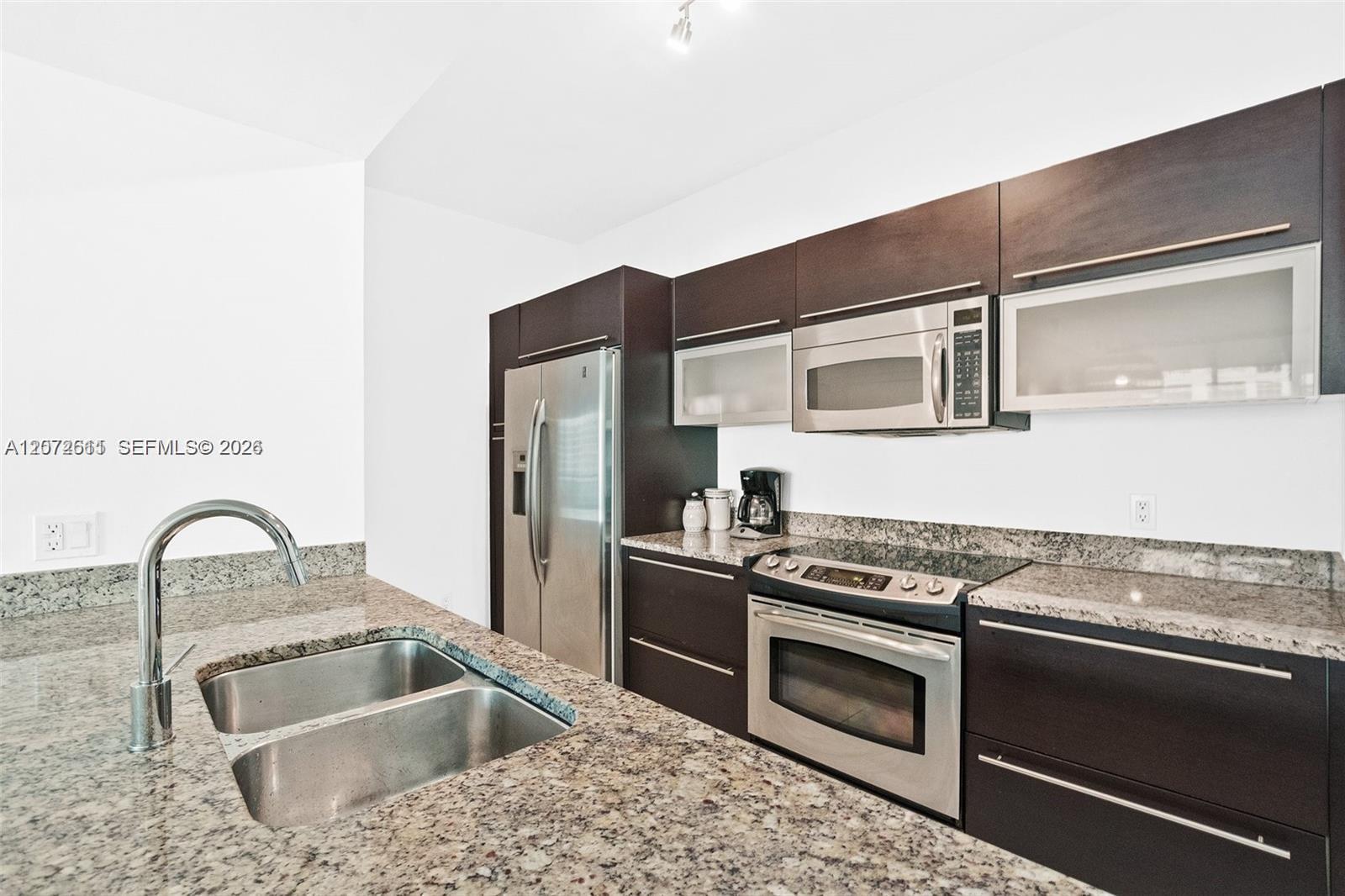 951 Brickell Ave # 2700