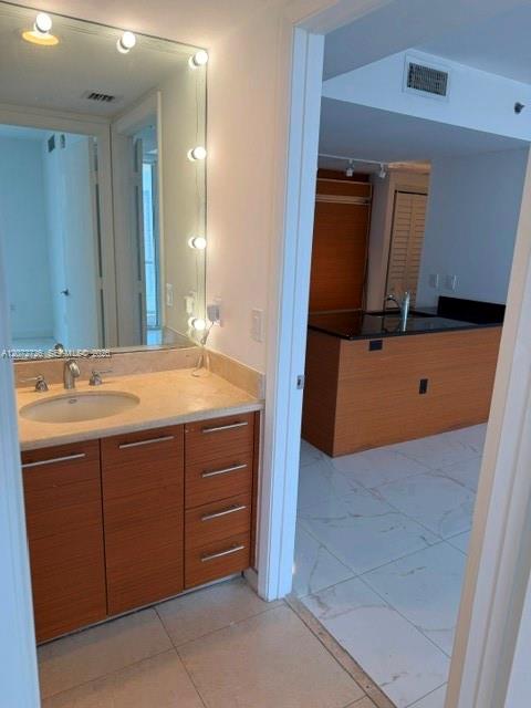 50 W Biscayne Blvd # 3907
