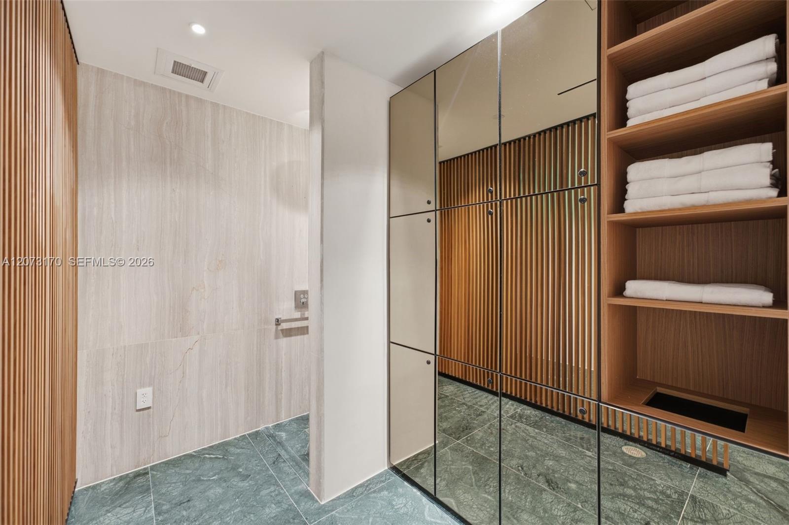 1400 Biscayne # 202