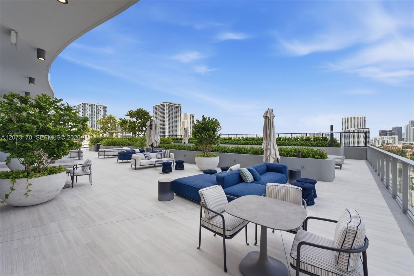 1400 Biscayne # 202
