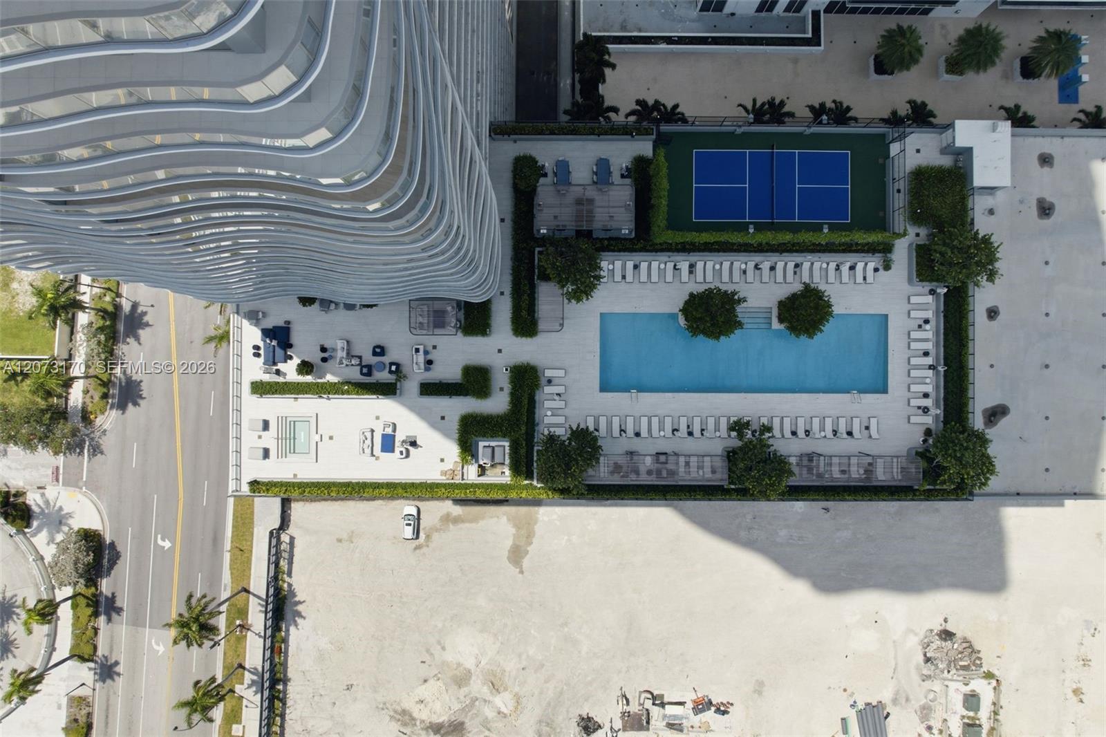 1400 Biscayne # 202