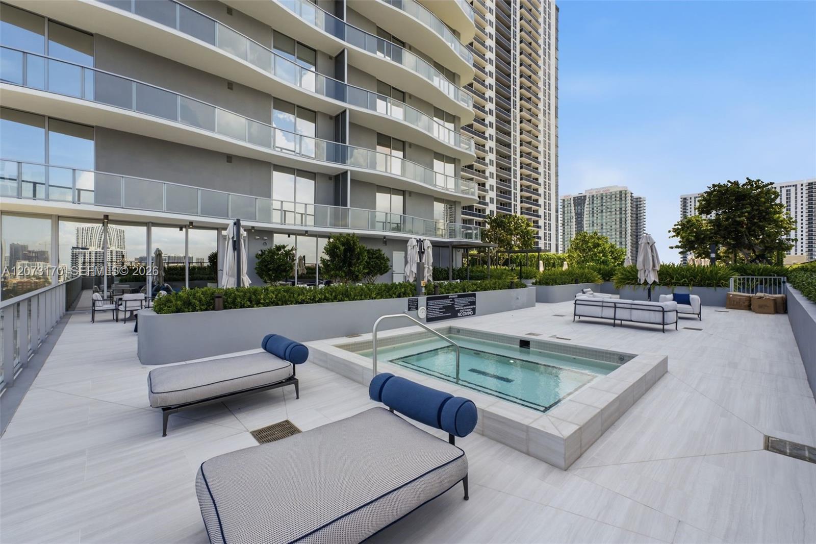 1400 Biscayne # 202