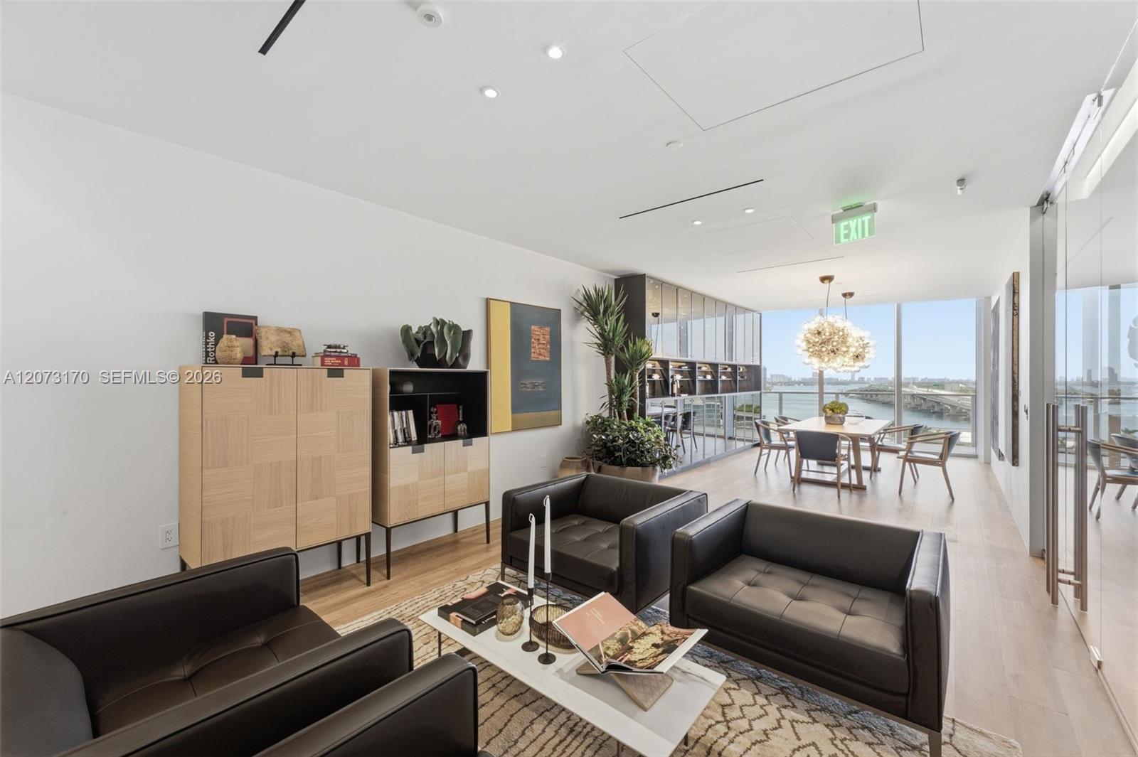 1400 Biscayne # 202