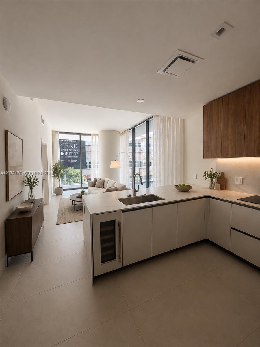 1400 Biscayne # 202
