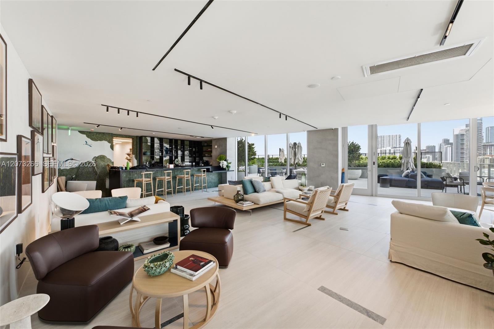 1400 Biscayne # 202