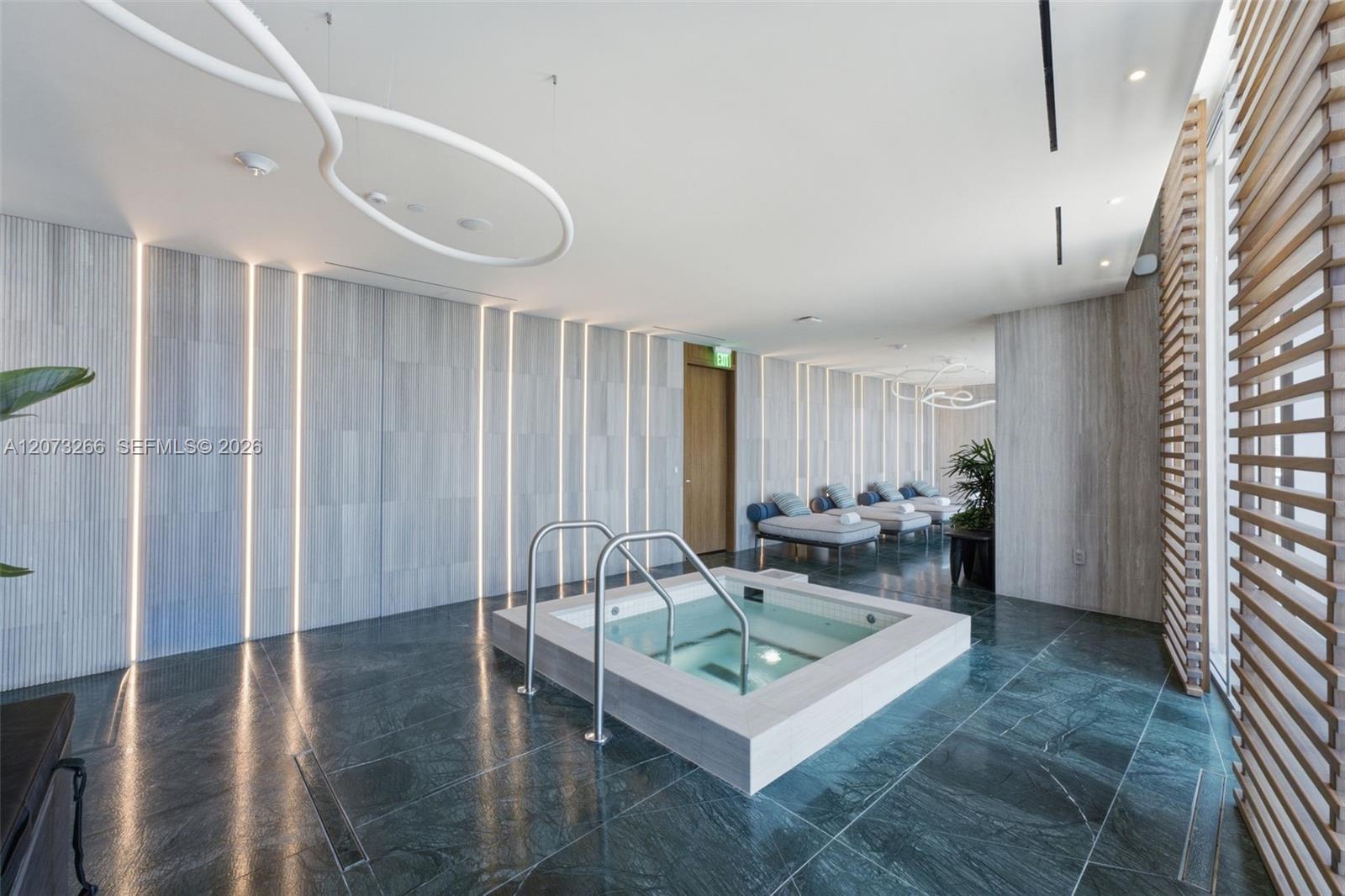 1400 Biscayne # 202