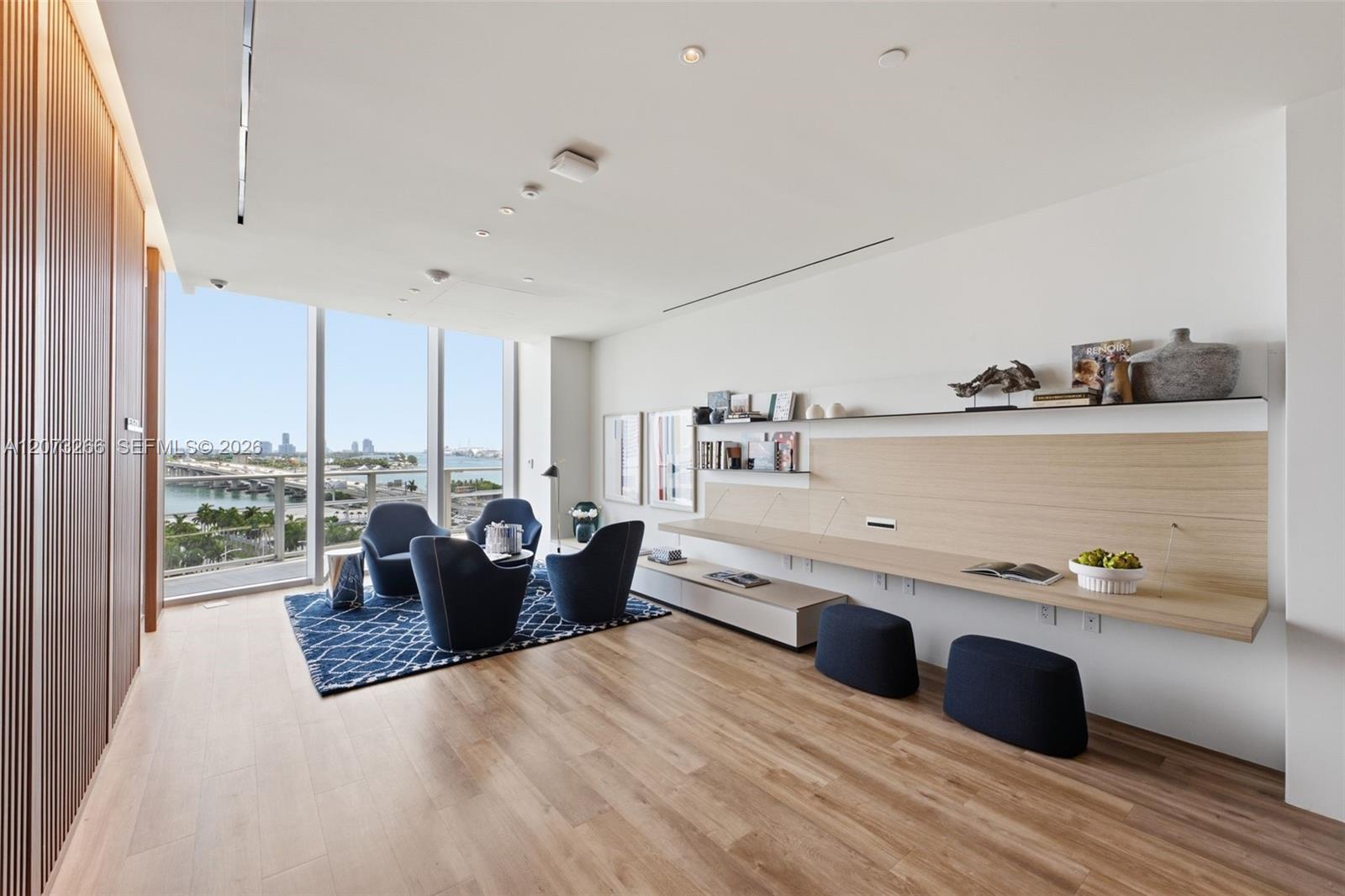 1400 Biscayne # 202