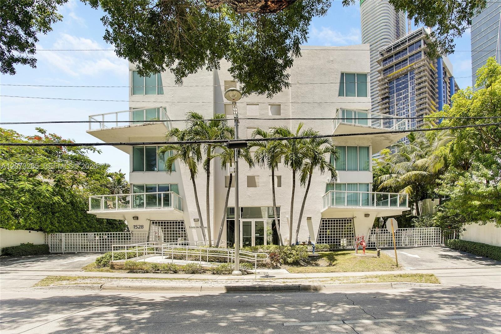 1528 Brickell Ave # 211