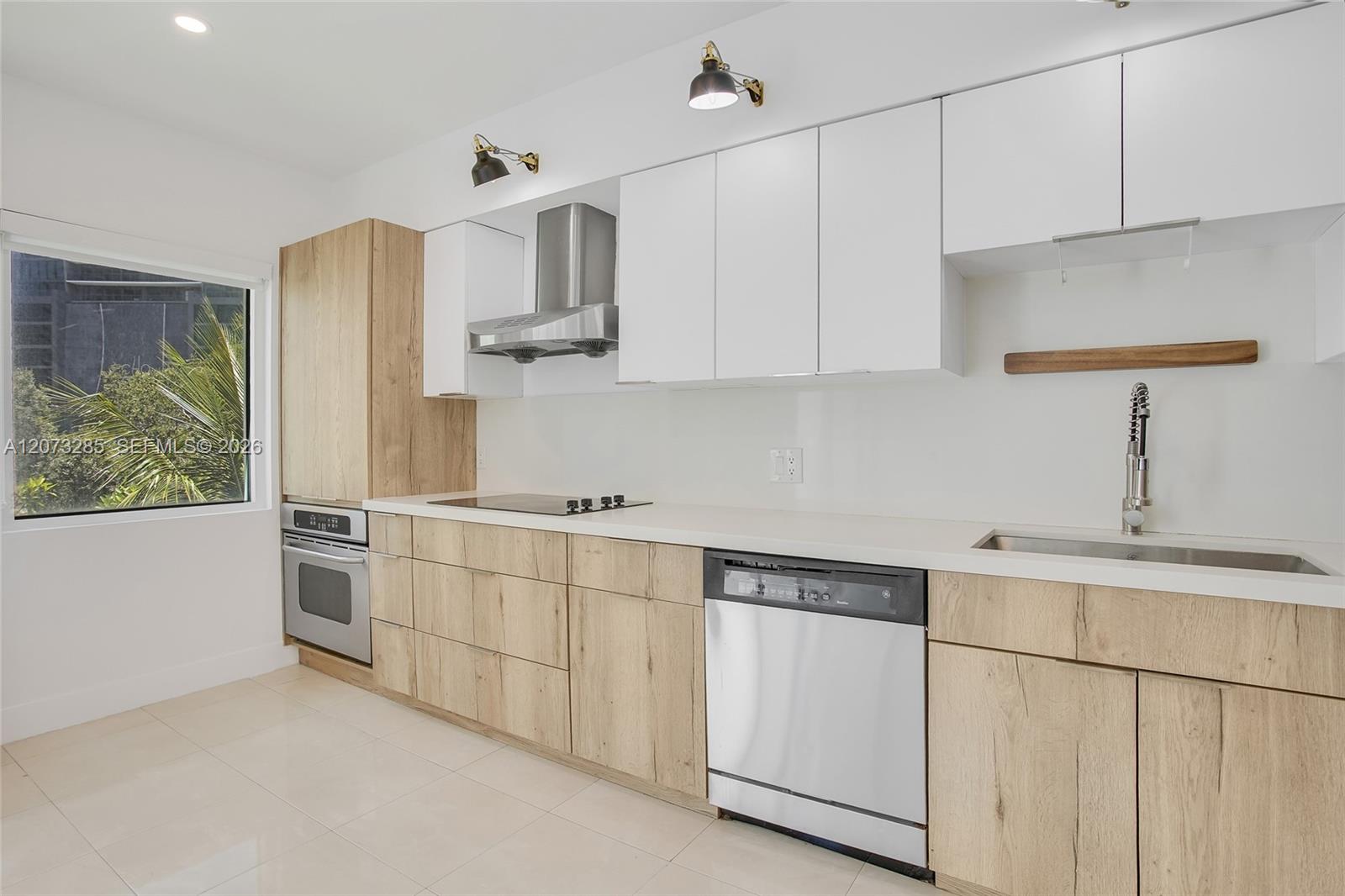 1528 Brickell Ave # 211