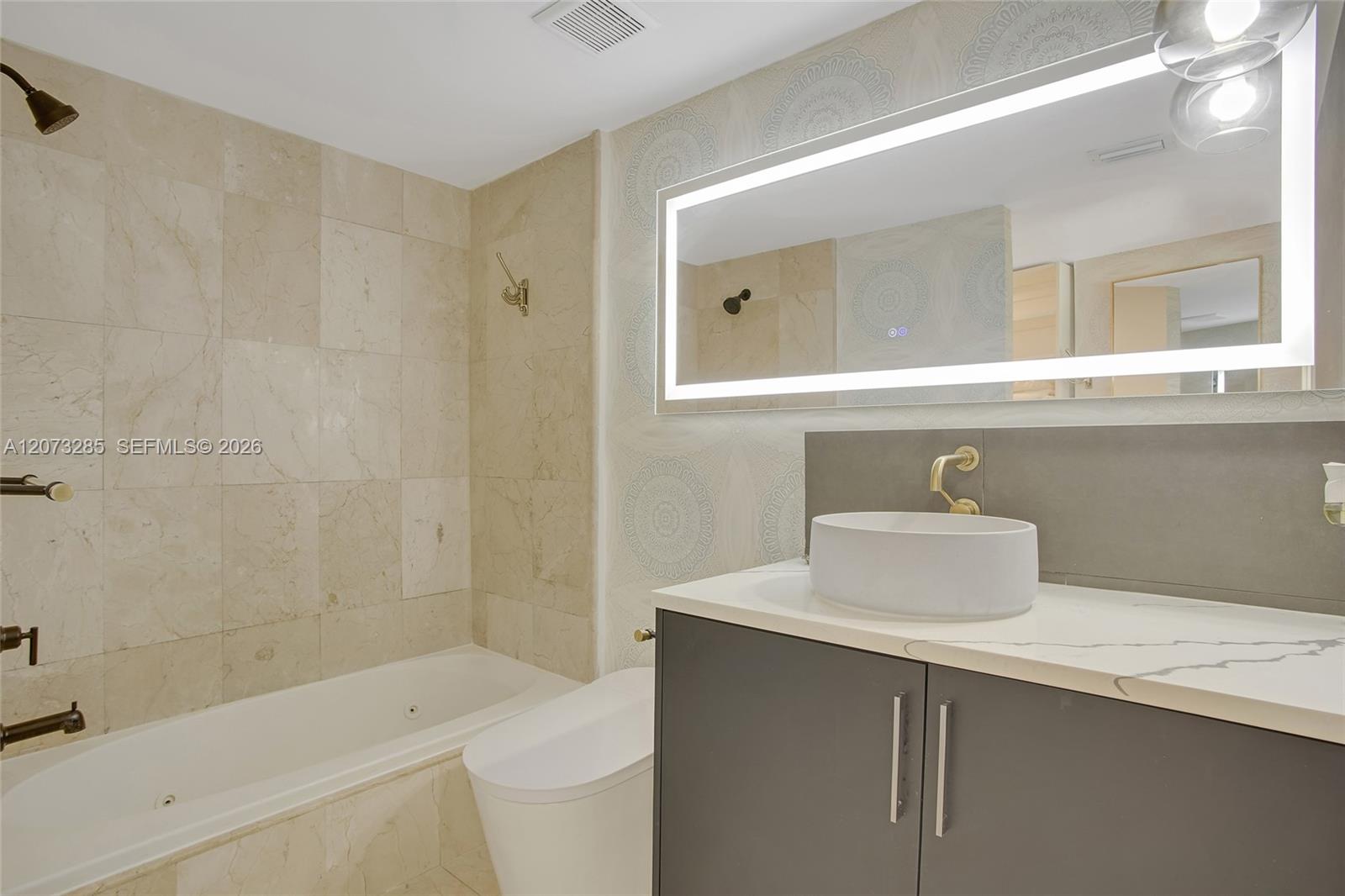 1528 Brickell Ave # 211