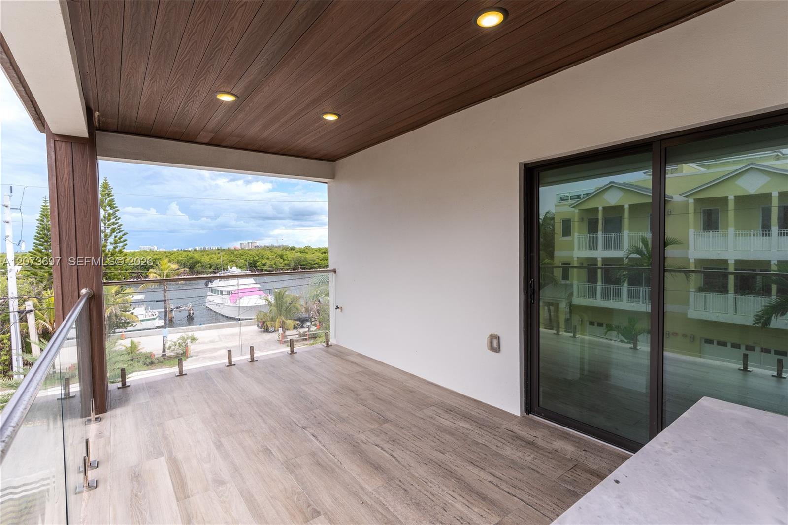 5601 N Ocean Dr