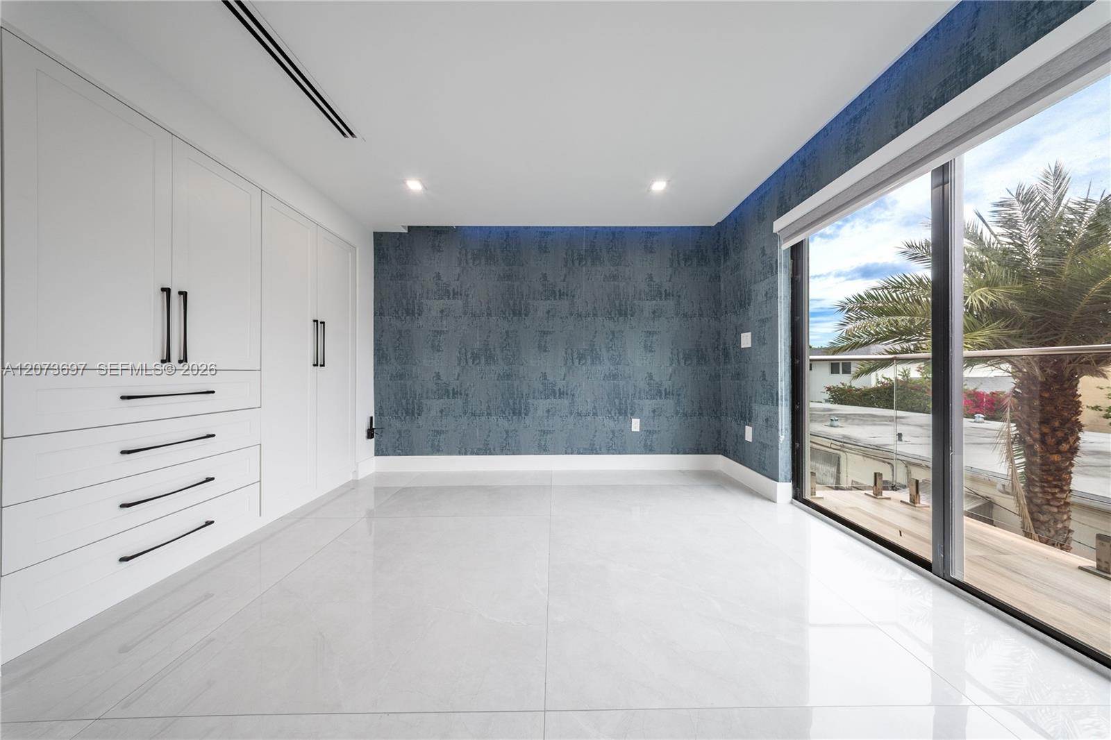 5601 N Ocean Dr