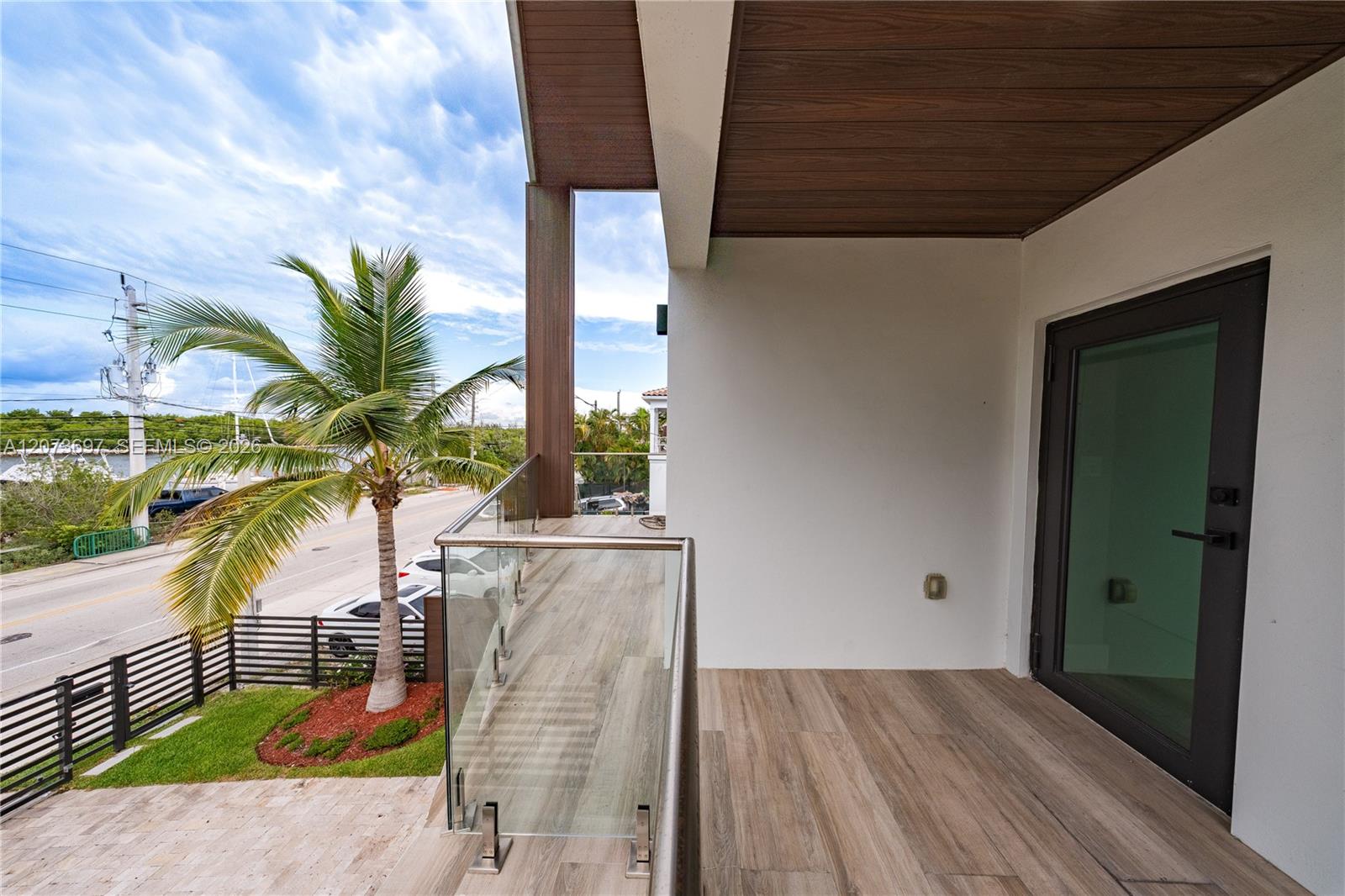 5601 N Ocean Dr