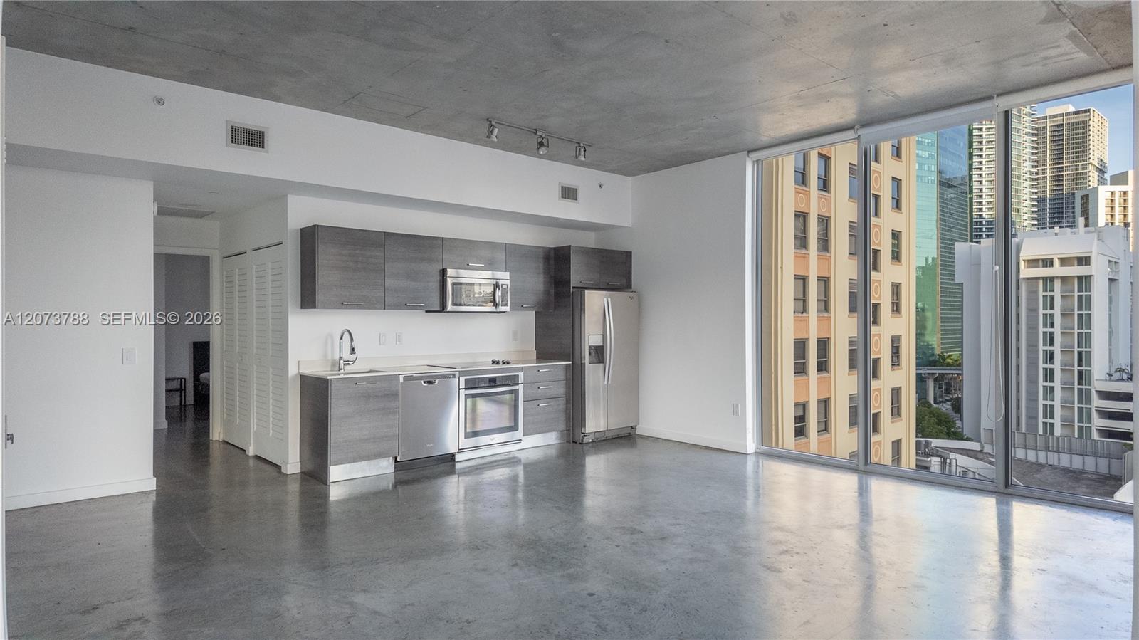 151 SE 1st St # 811