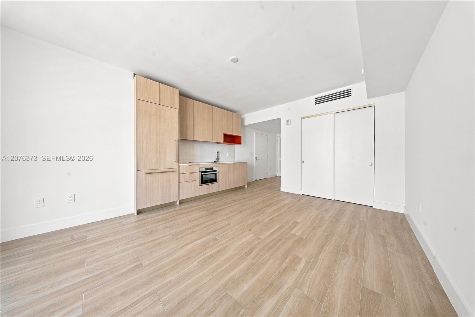 90 NE 32nd St # 1013