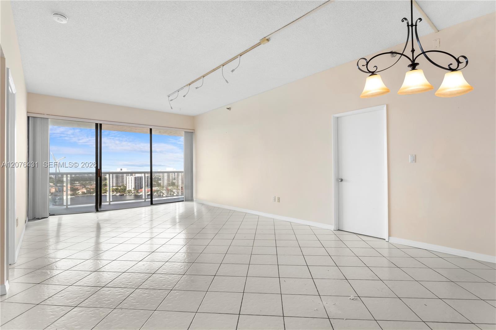 20505 E Country Club Dr # 39 Unit: PH-39