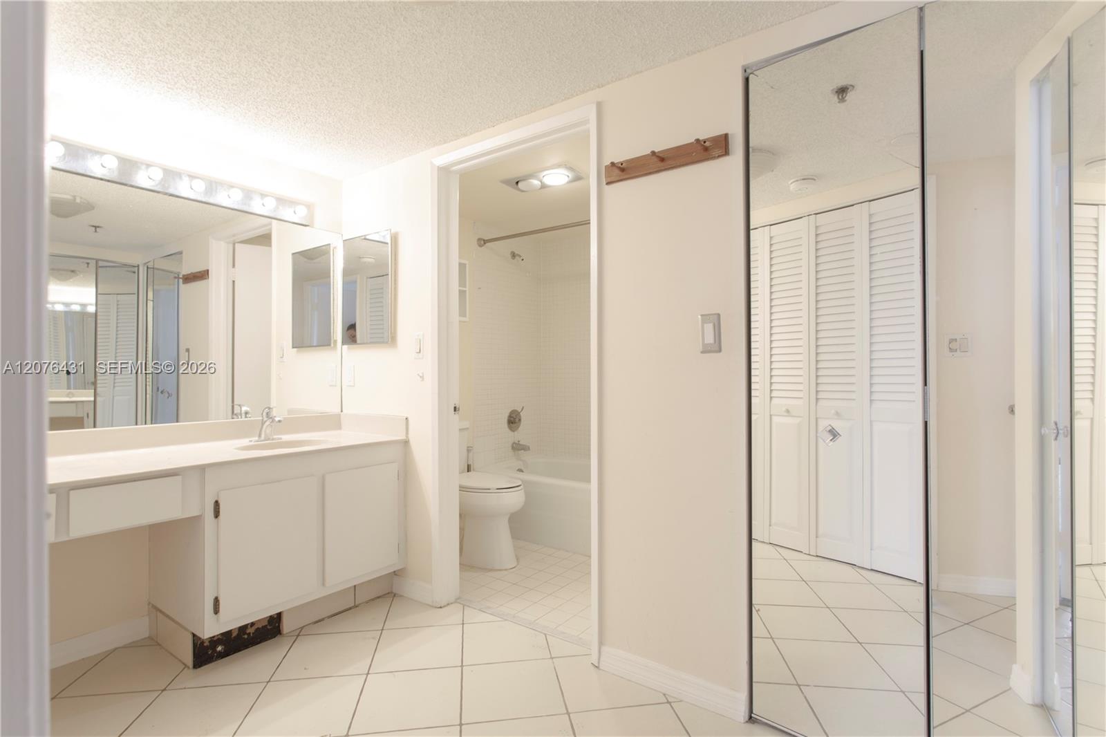20505 E Country Club Dr # 39 Unit: PH-39