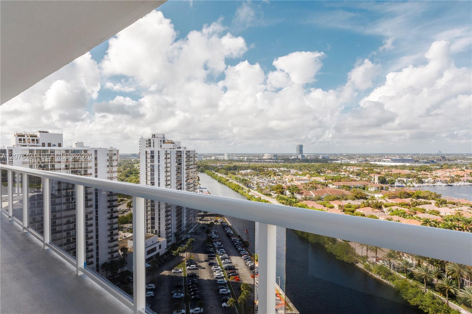 20505 E Country Club Dr # 39 Unit: PH-39