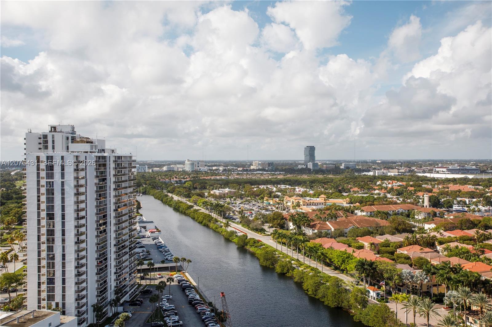 20505 E Country Club Dr # 39 Unit: PH-39