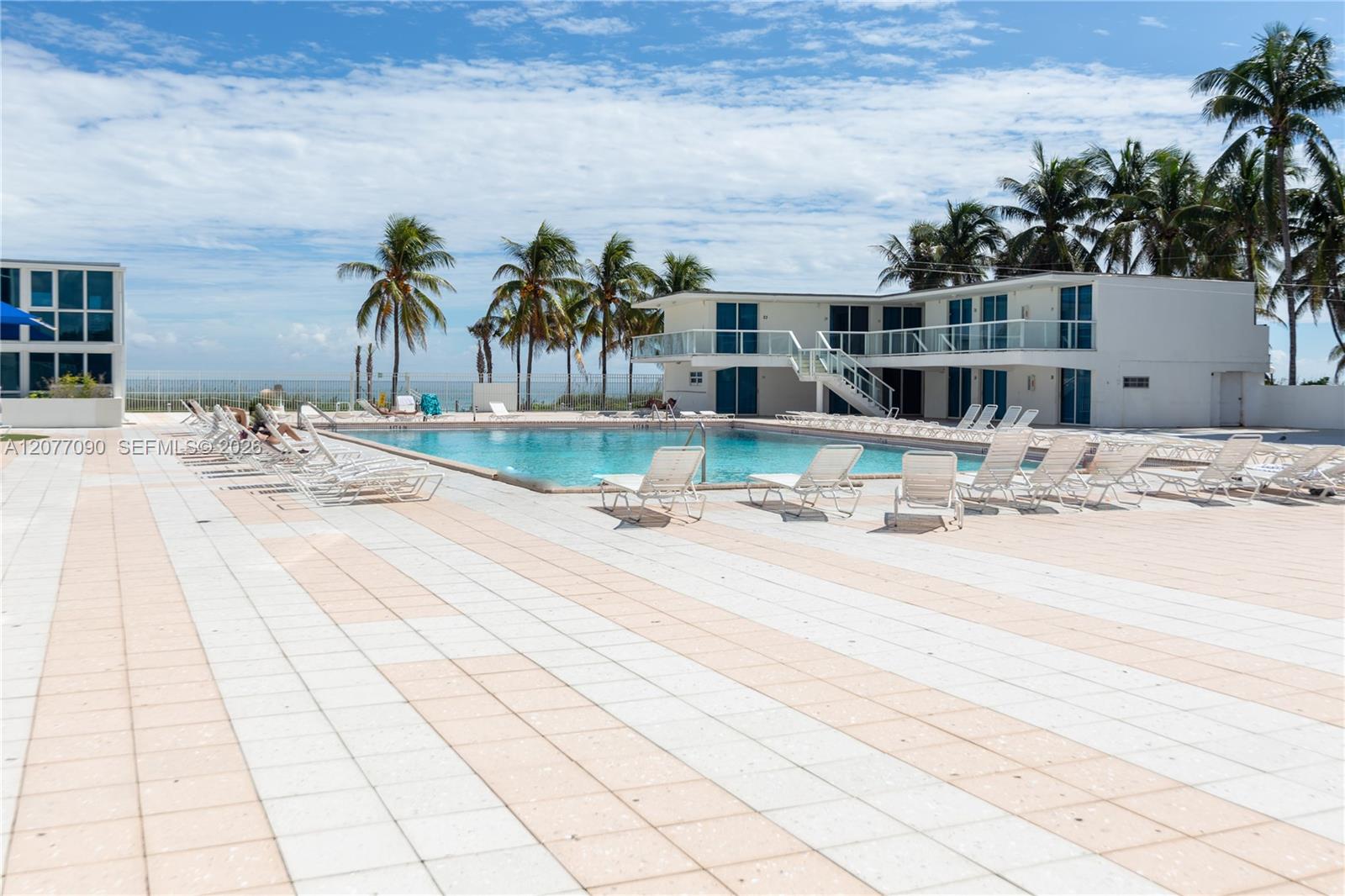 5445 Collins Ave # 729