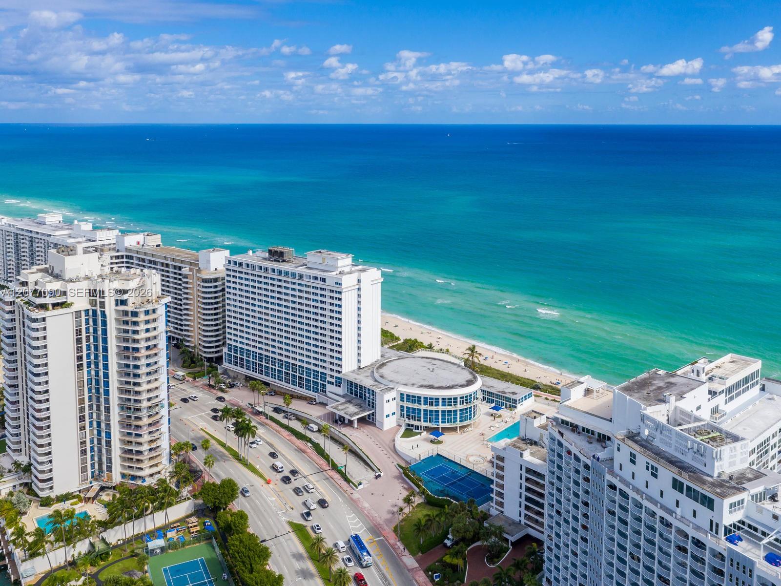 5445 Collins Ave # 729