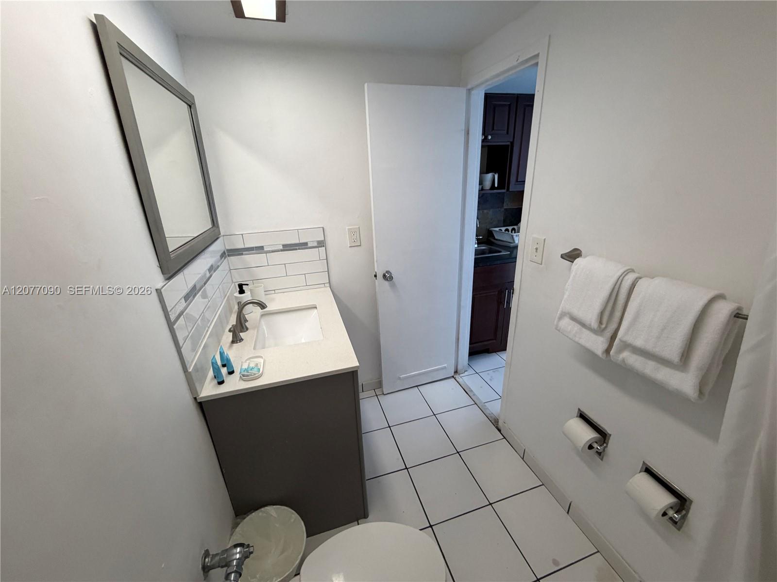 5445 Collins Ave # 729
