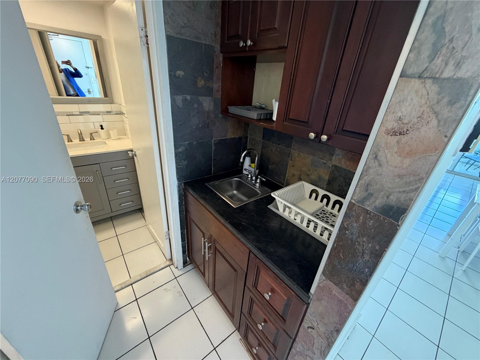 5445 Collins Ave # 729