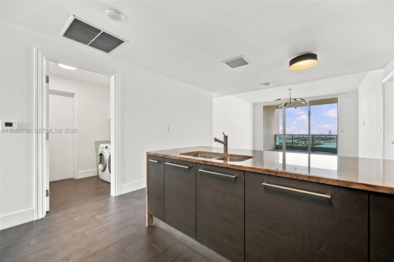 900 Biscayne Blvd # 3502