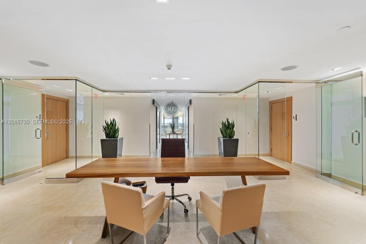 900 Biscayne Blvd # 3502