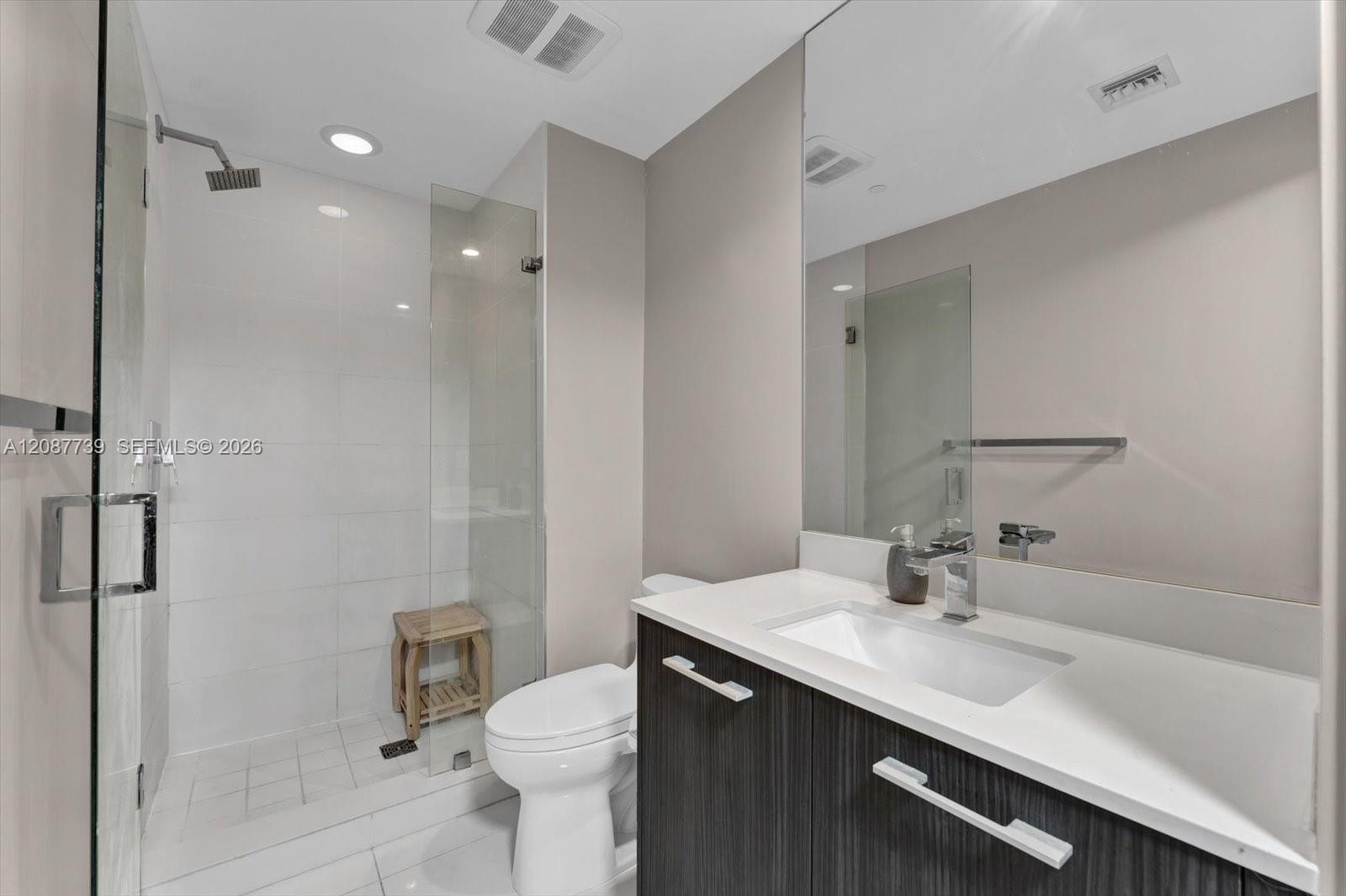 45 SW 9th St # 1002