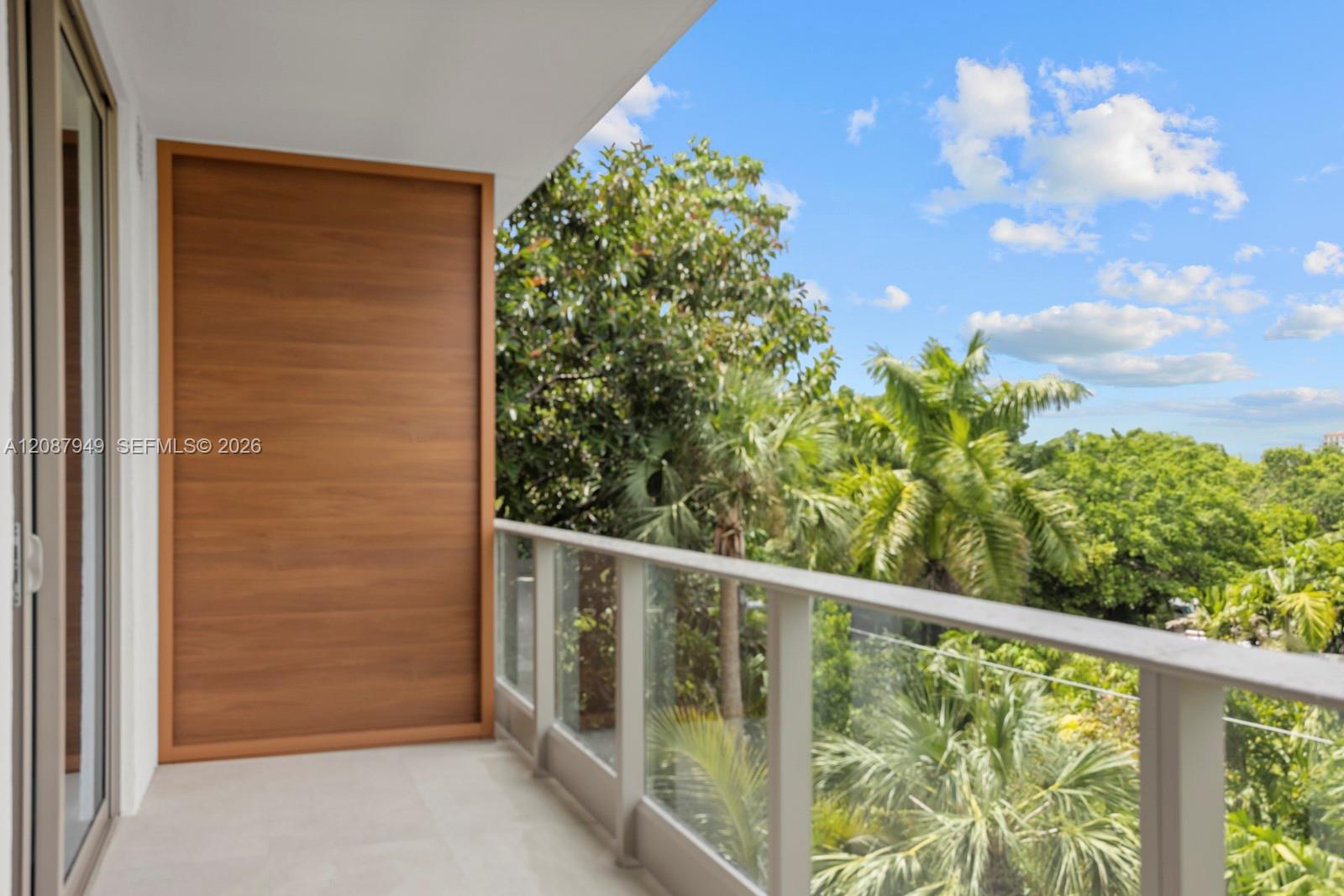 2200 Brickell Ave # 319