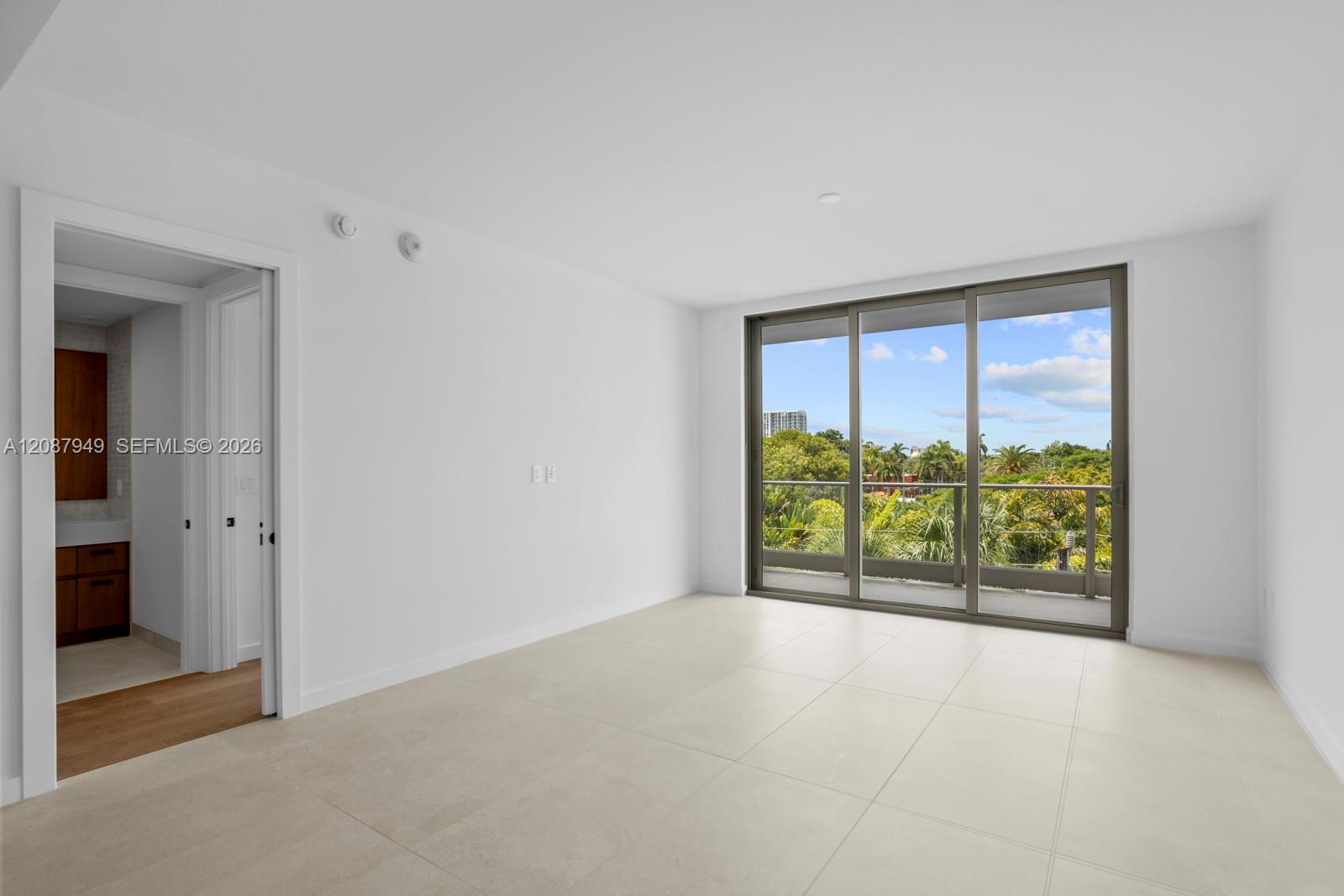 2200 Brickell Ave # 319