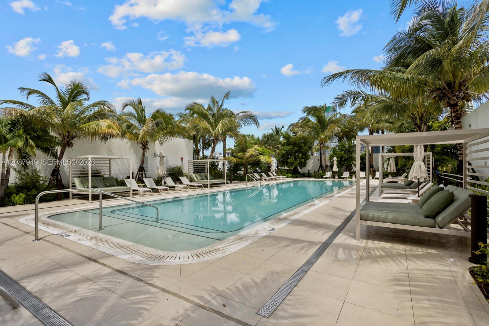 2200 Brickell Ave # 319