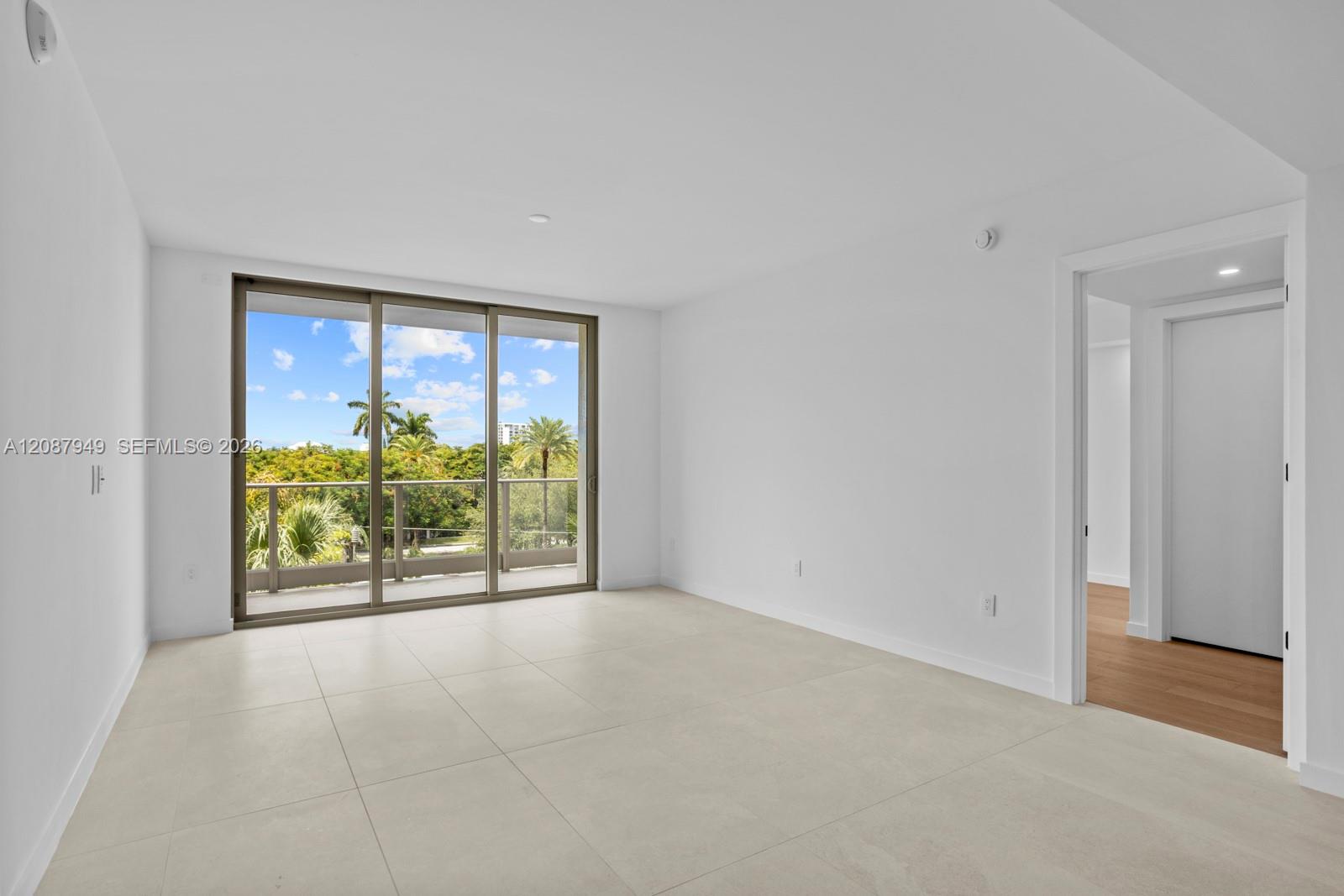 2200 Brickell Ave # 319