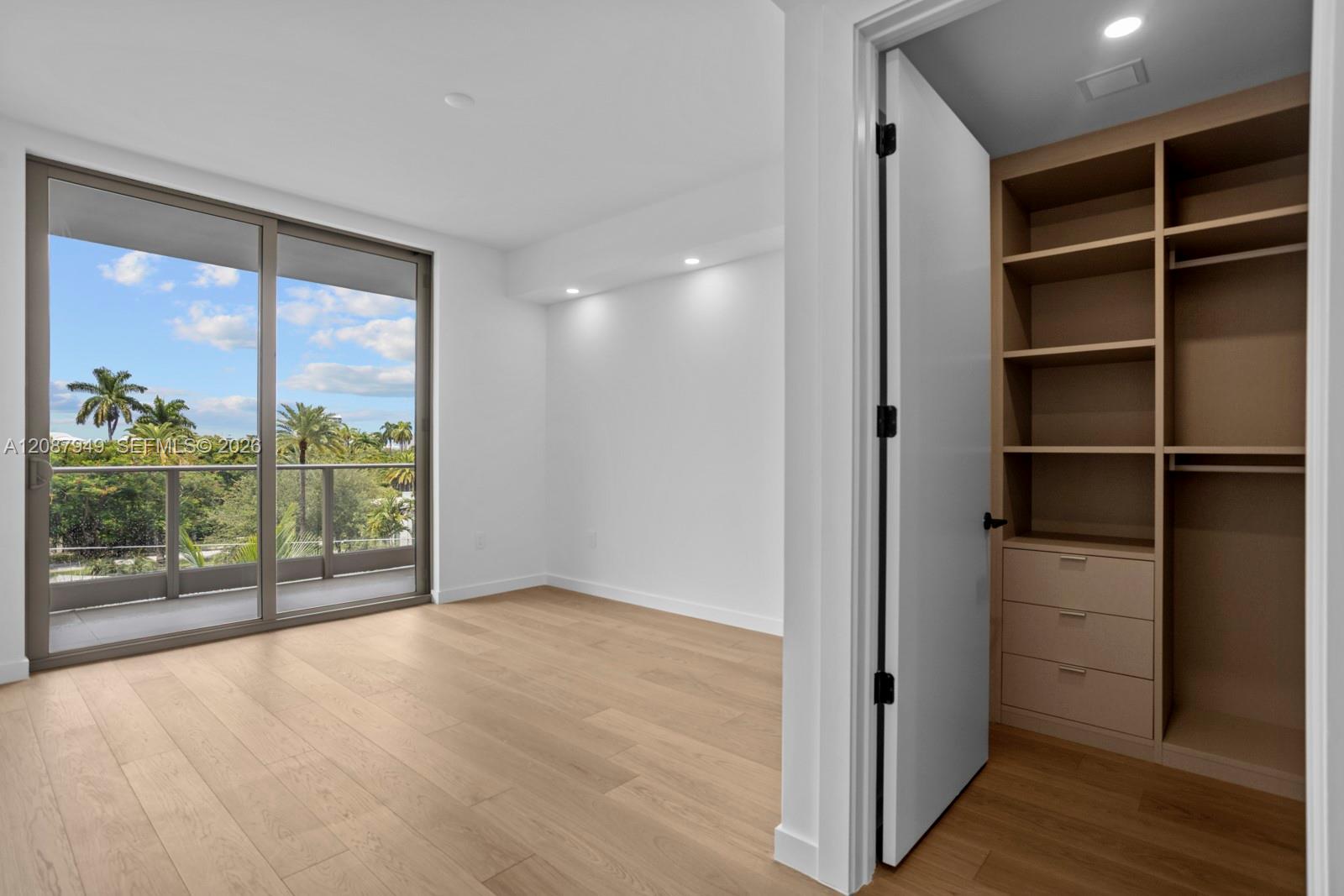 2200 Brickell Ave # 319