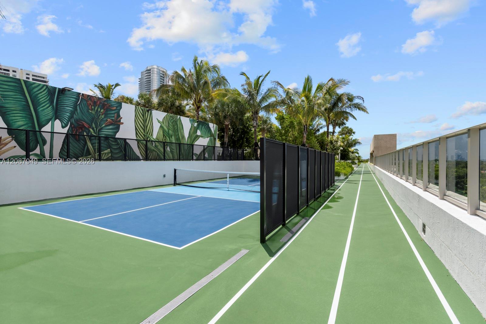 2200 Brickell Ave # 319