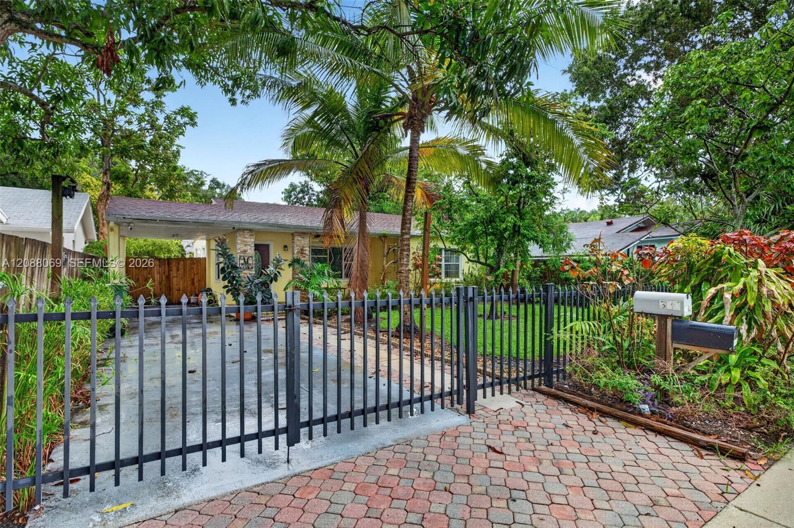 320 SW 12th Ave