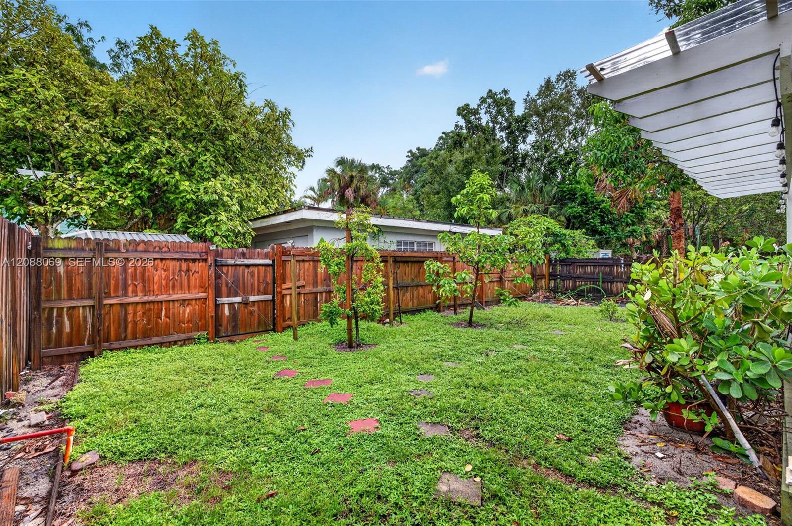 320 SW 12th Ave