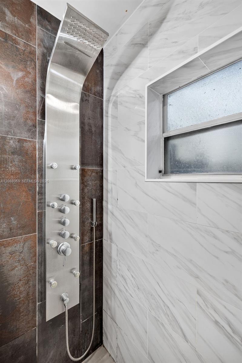 320 SW 12th Ave