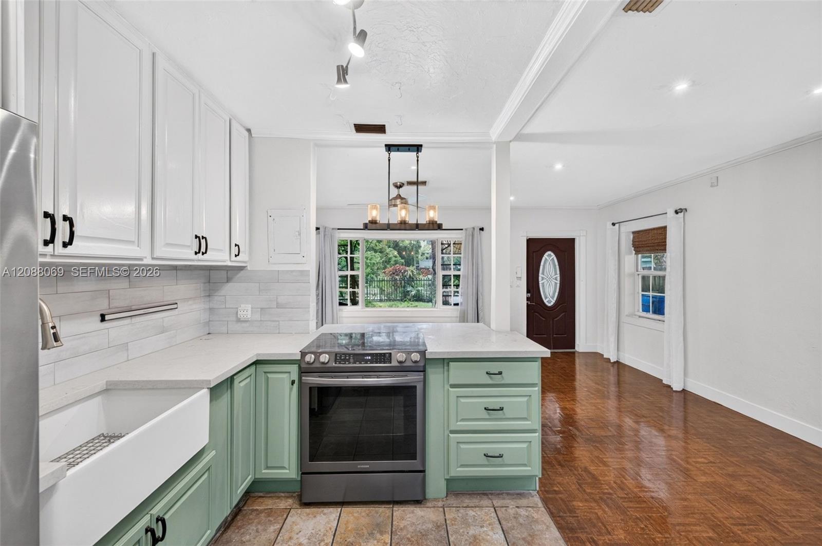 320 SW 12th Ave