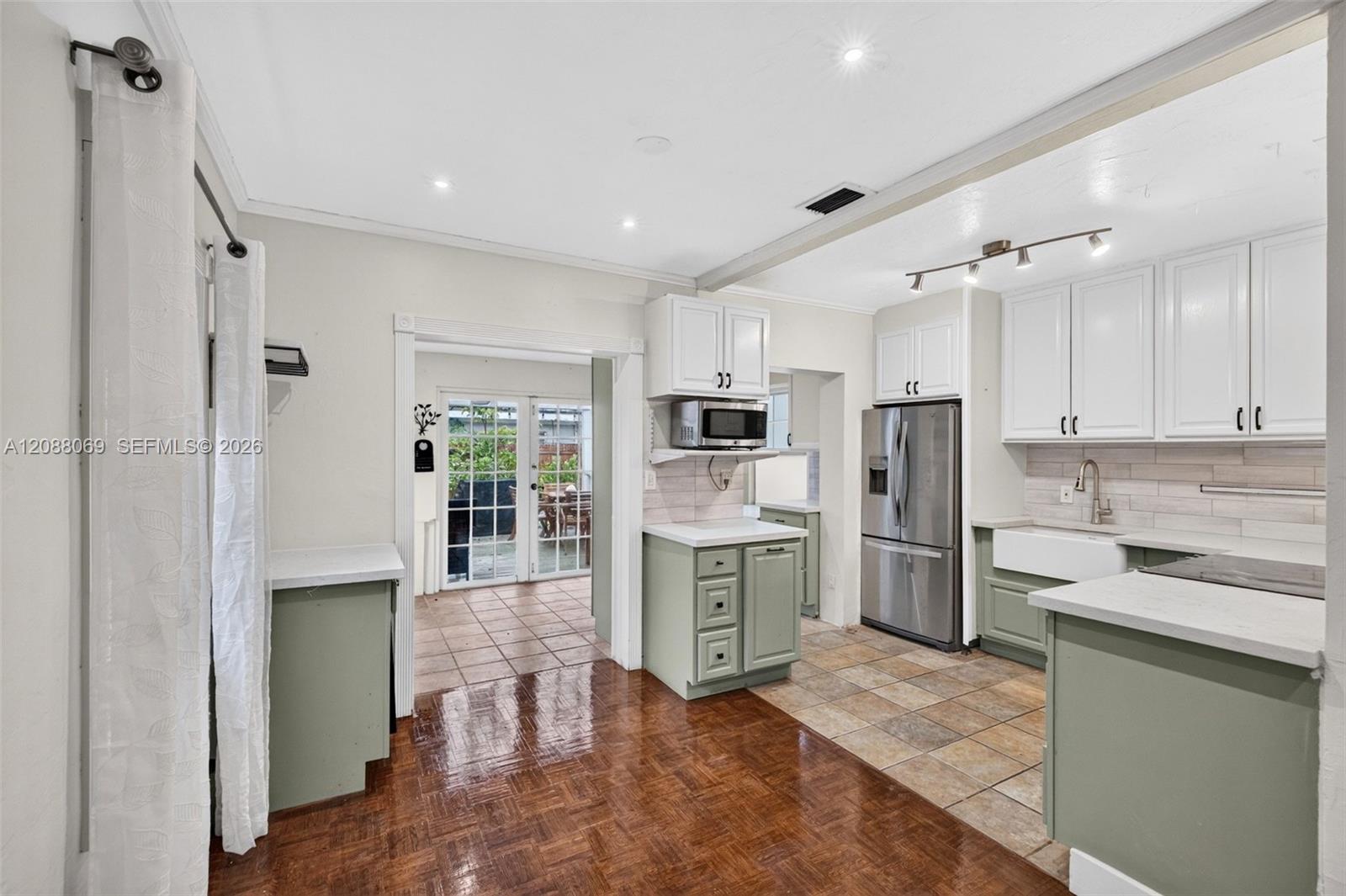 320 SW 12th Ave