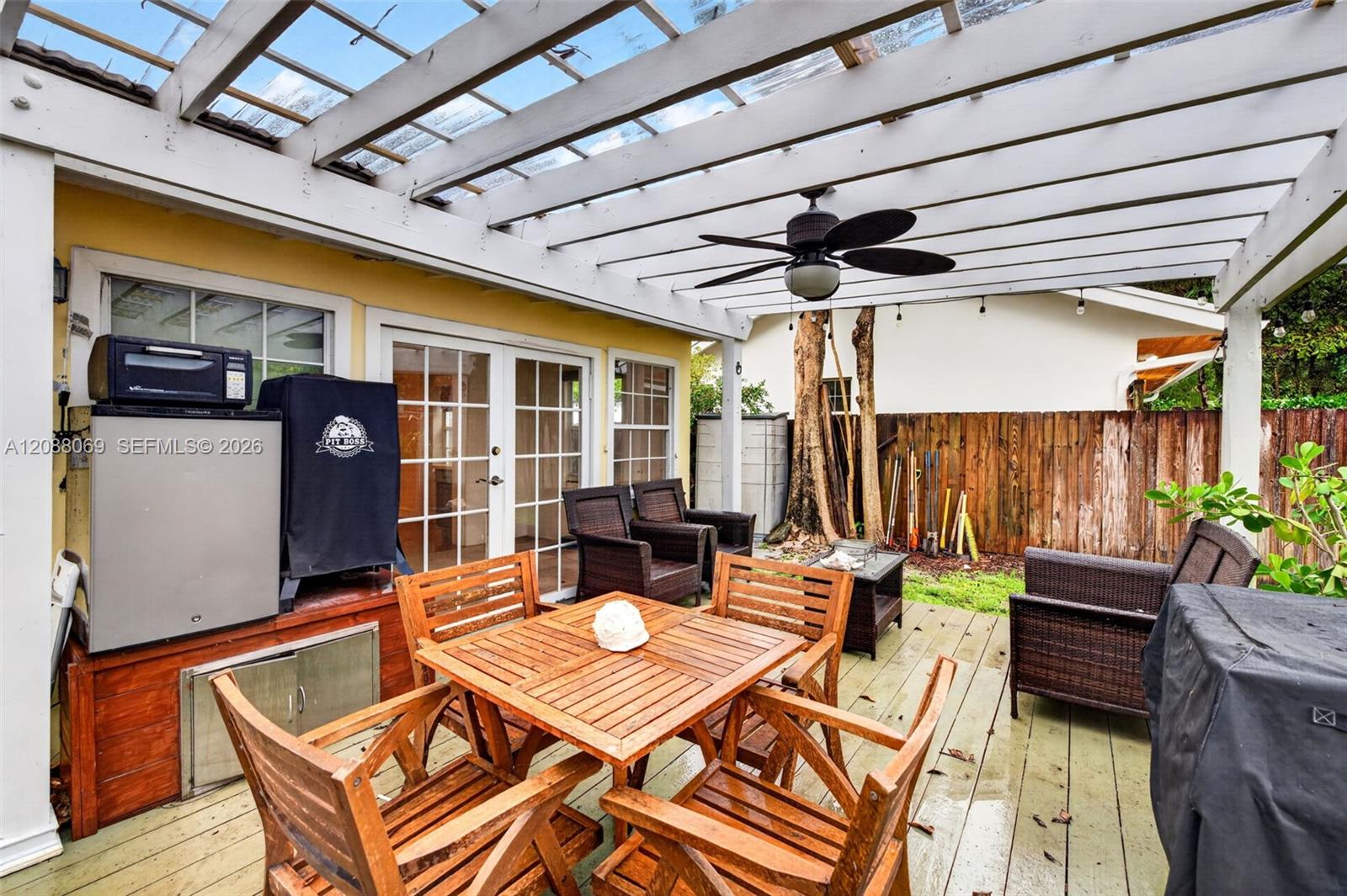 320 SW 12th Ave