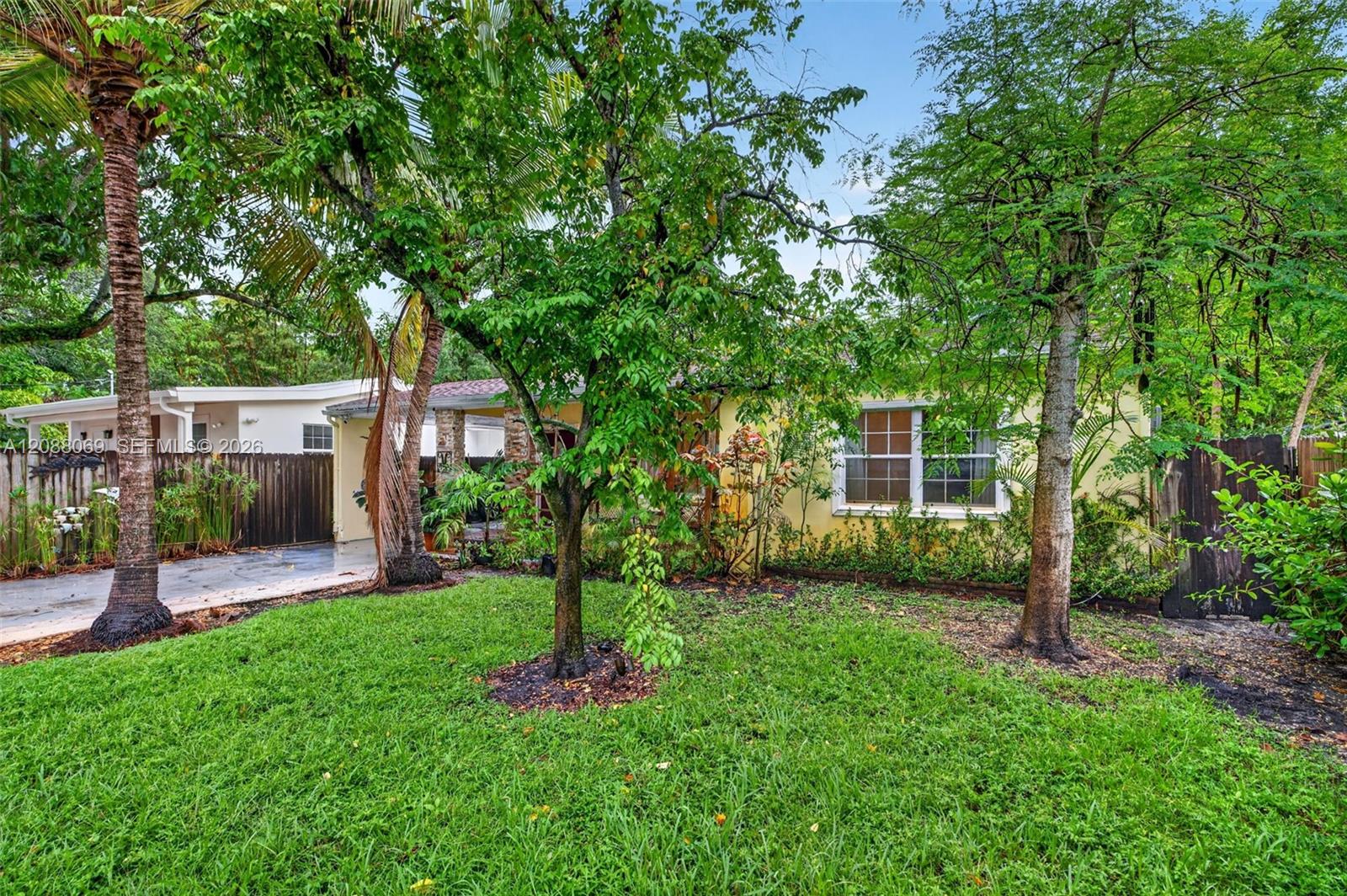 320 SW 12th Ave