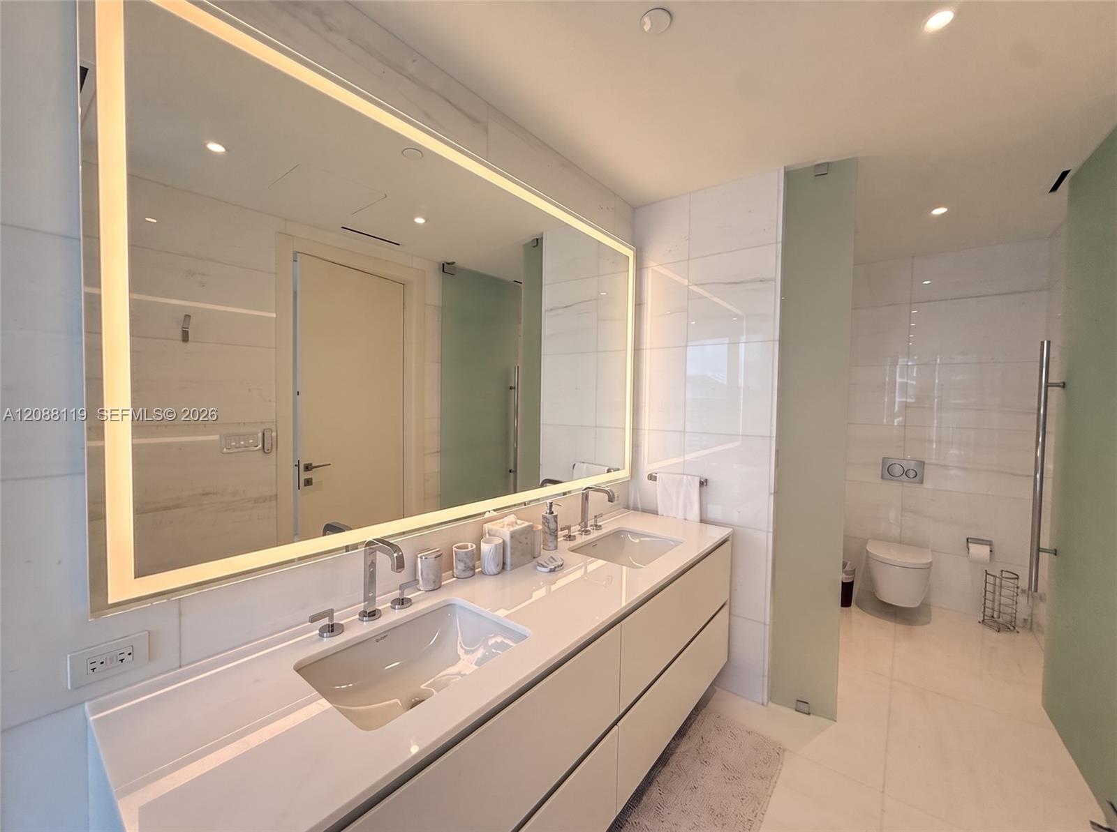 300 Biscayne Boulevard Way # 4007W