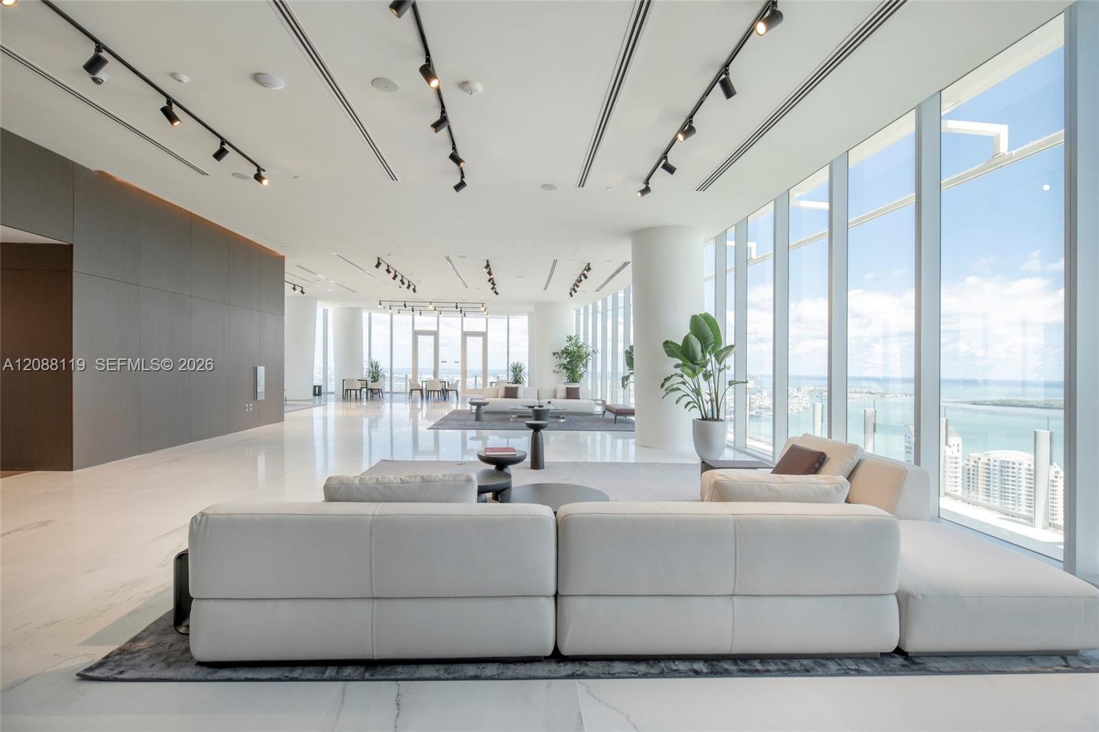 300 Biscayne Boulevard Way # 4007W